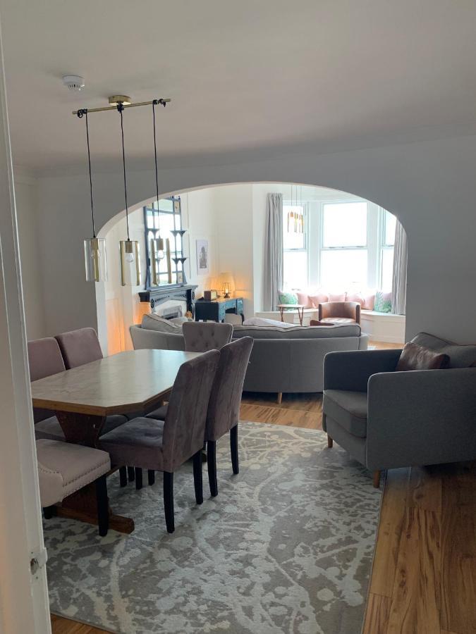 Stunning 3 Bed Seafront Mansion Building Sleeps 6 Adults Or 8 With Kids Apartman Portrush Kültér fotó